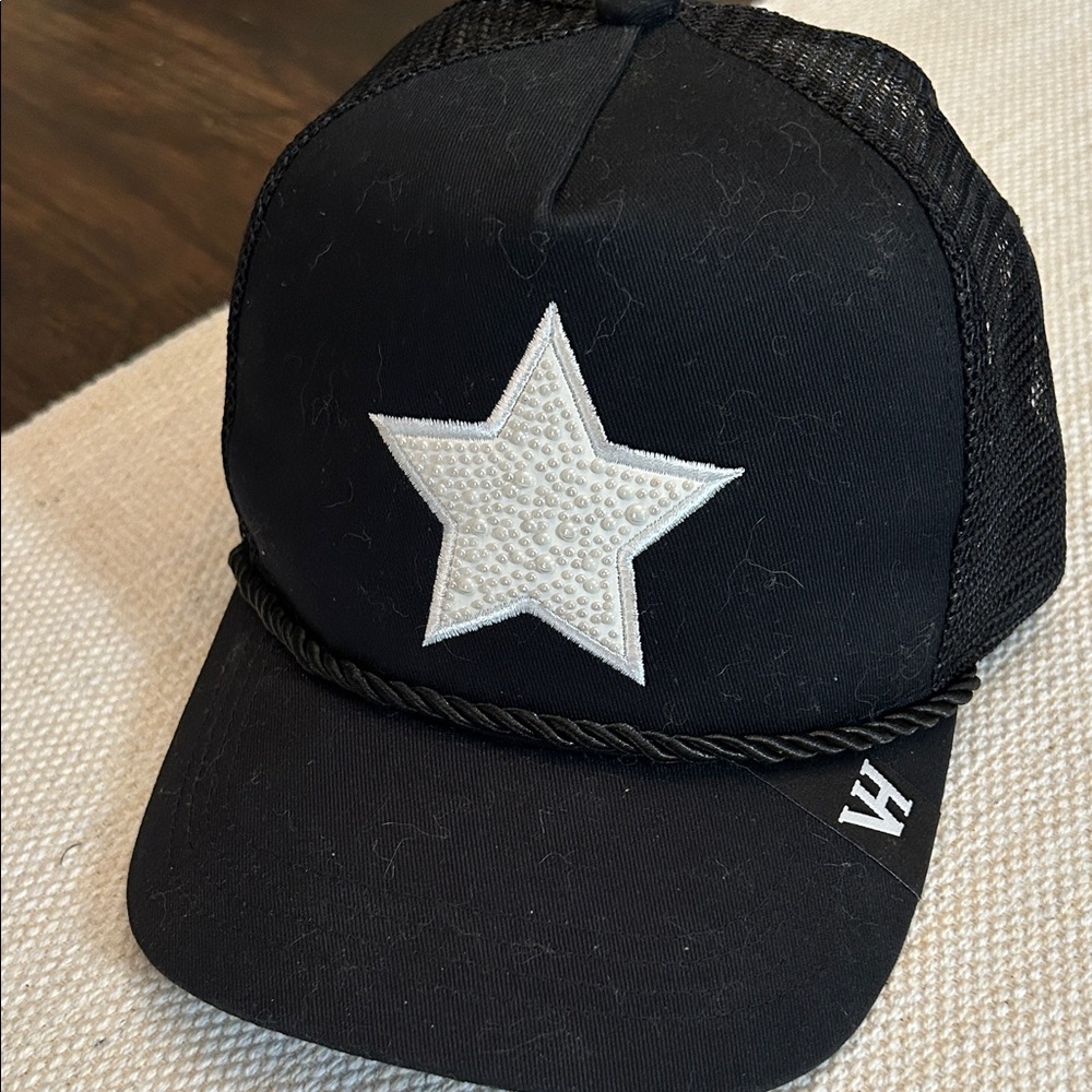 Stylish Black Star Mesh Cap